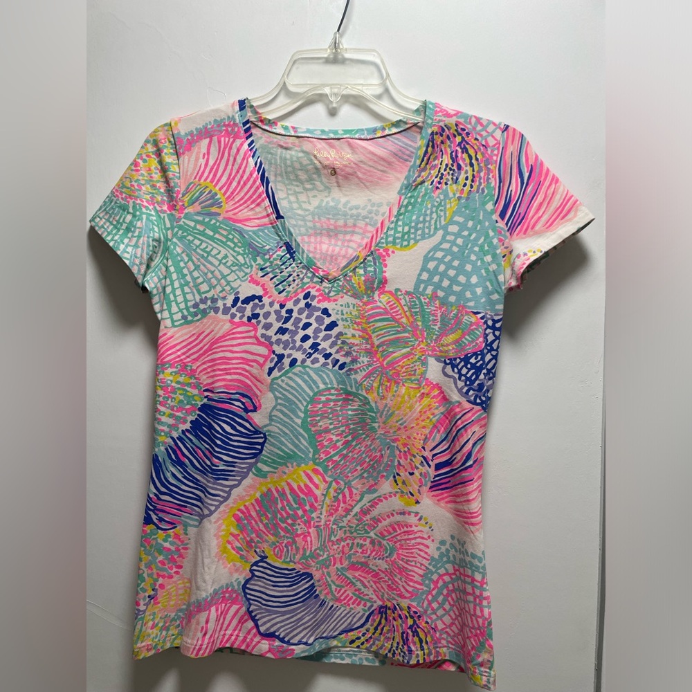 Lilly Pulitzer V Neck top, “Michele Roar of the Seas”, size small